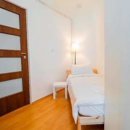 Prime Location With Breathtaking Architectural Views Apartment *
