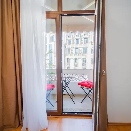 Prime Location With Breathtaking Architectural Views Apartment Bucharest