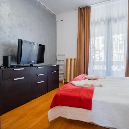 Apartment Prime Location With Breathtaking Architectural Views