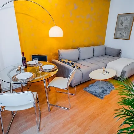 Apartment Prime Location With Breathtaking Architectural Views Bucharest