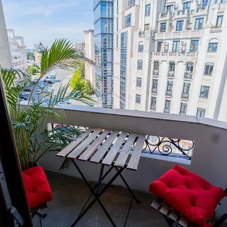 Apartment Prime Location With Breathtaking Architectural Views Bucharest